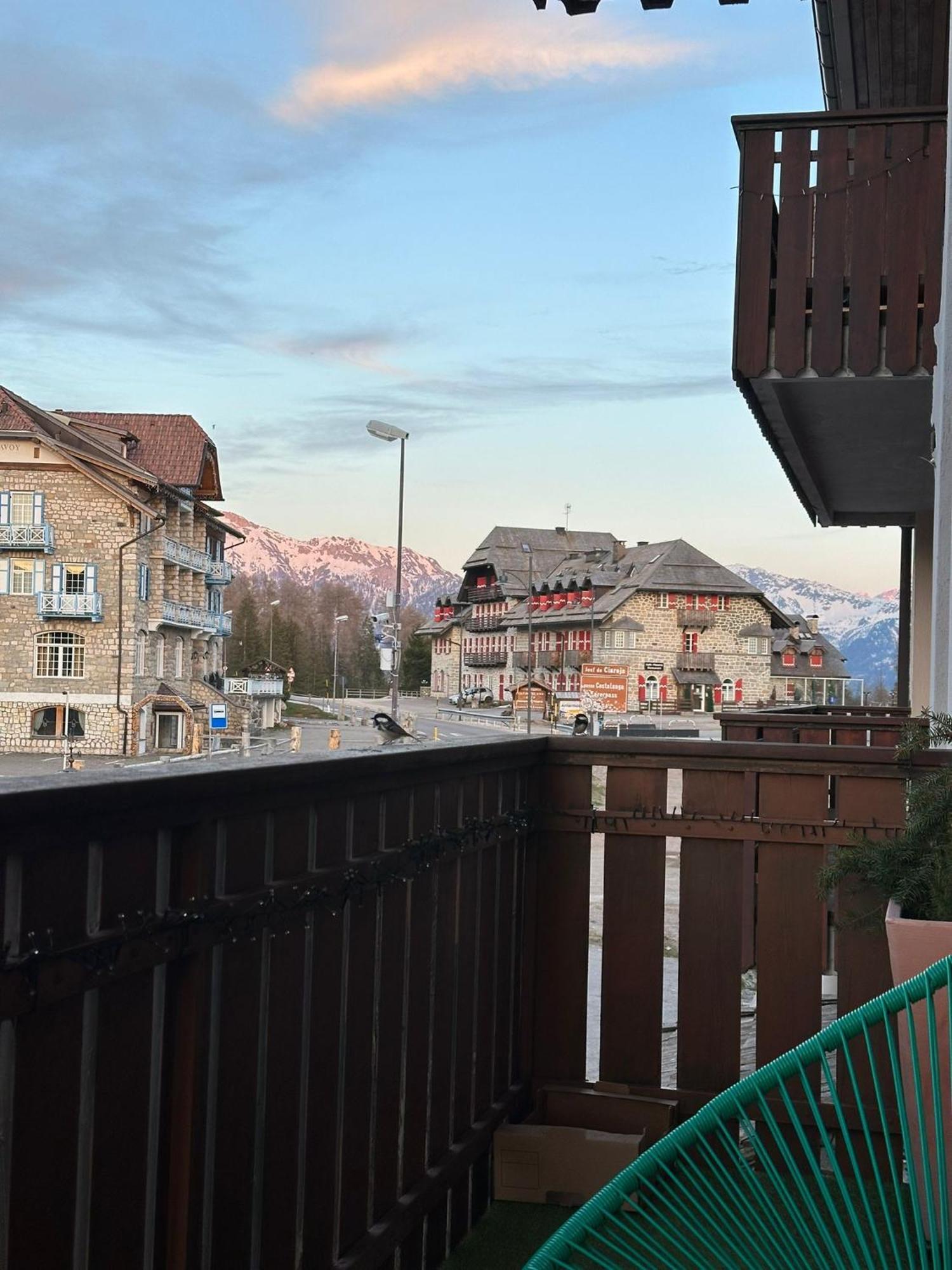 Costalungahouse Trekkingbikeski Selfcheck-In Apartment Carezza al Lago Exterior foto